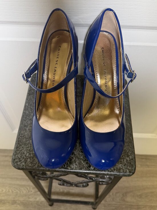Chinese Laundry Shoes - Chinese Laundry Next To Me Blue Patent Leather Mary Jane Heels Size 10